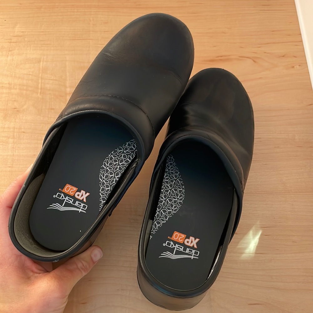 Dansko xp 2.0 black clog